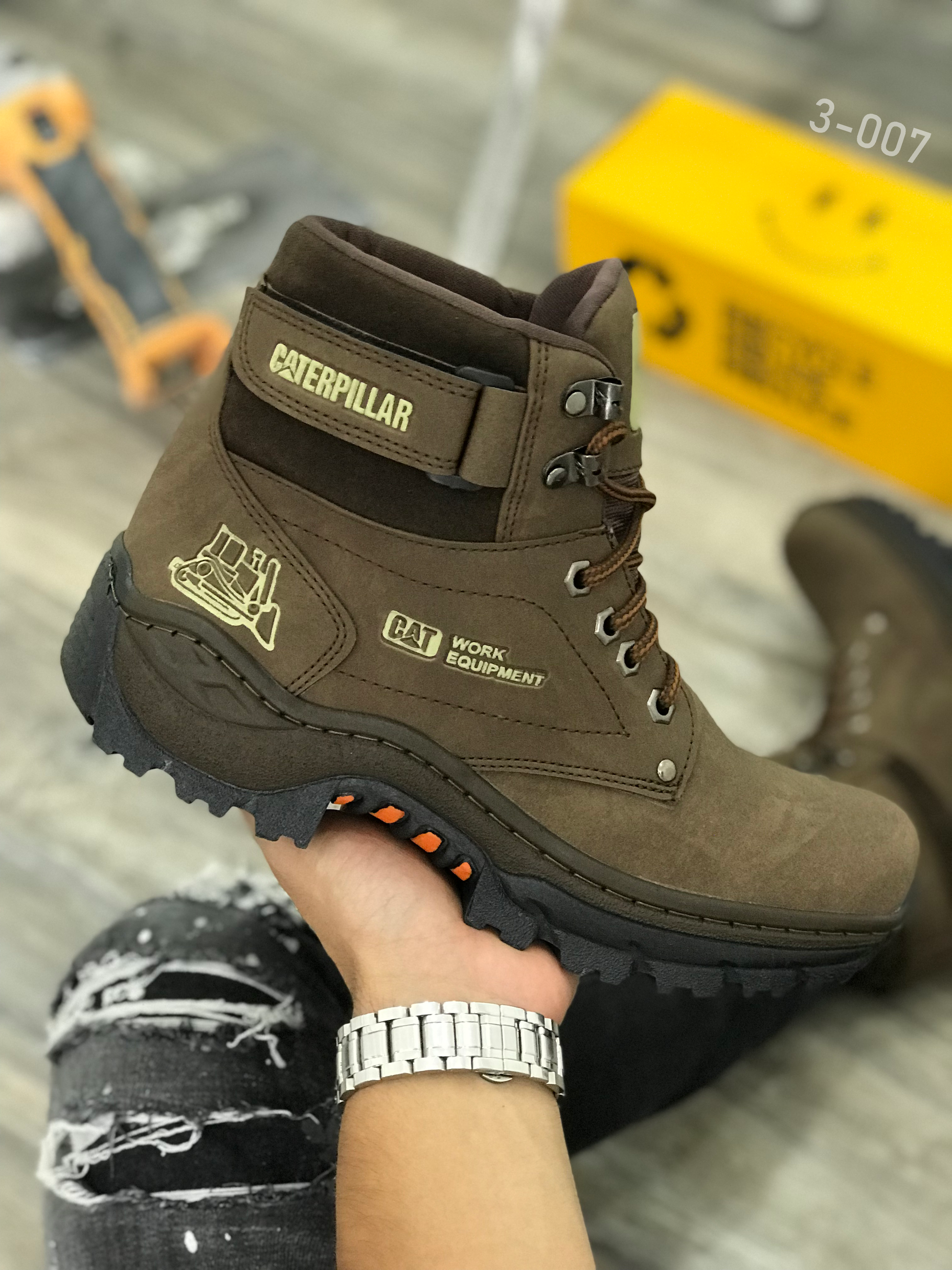 CATERPILLAR SINTETICO 208