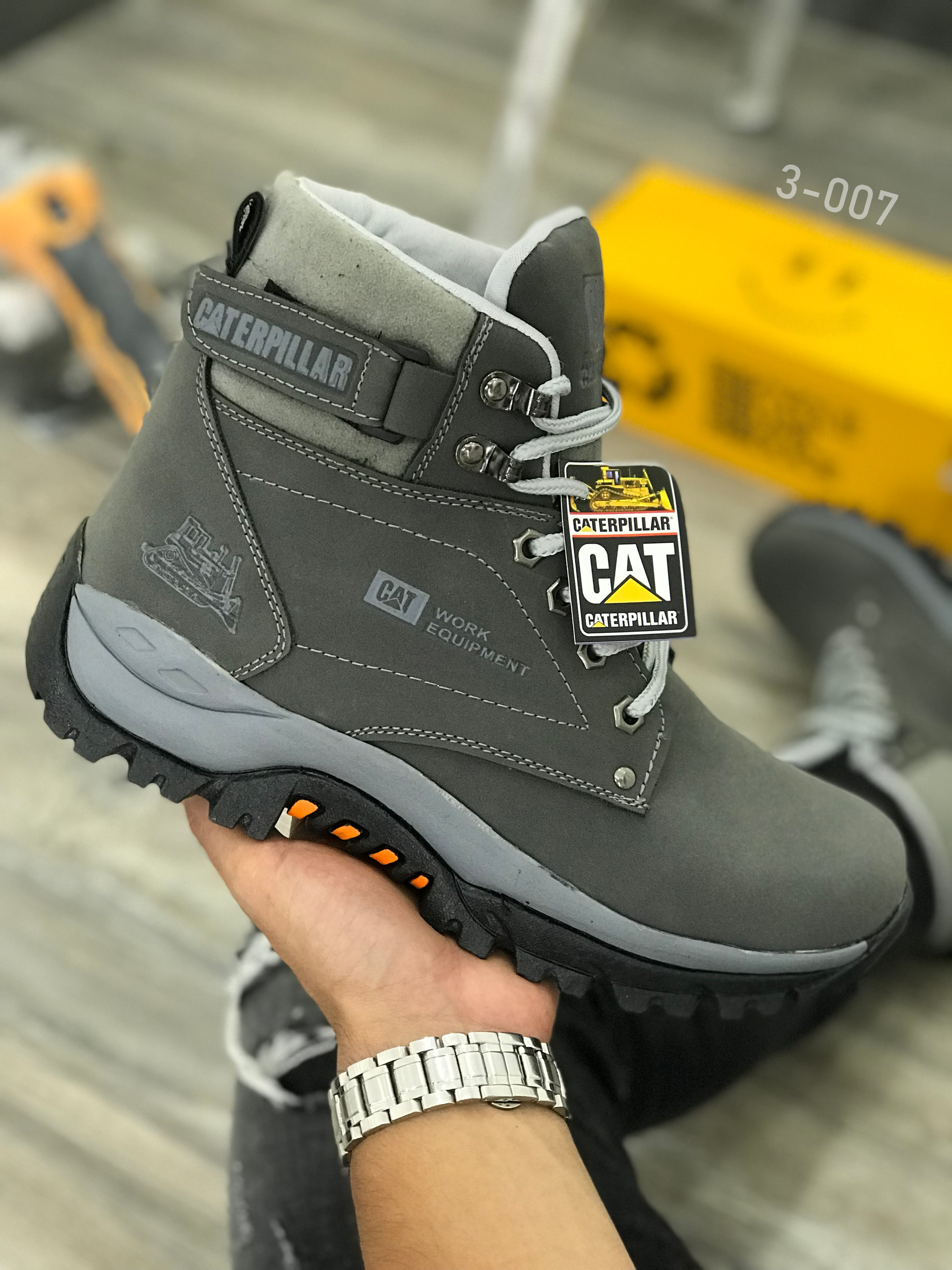 CATERPILLAR SINTETICO 208